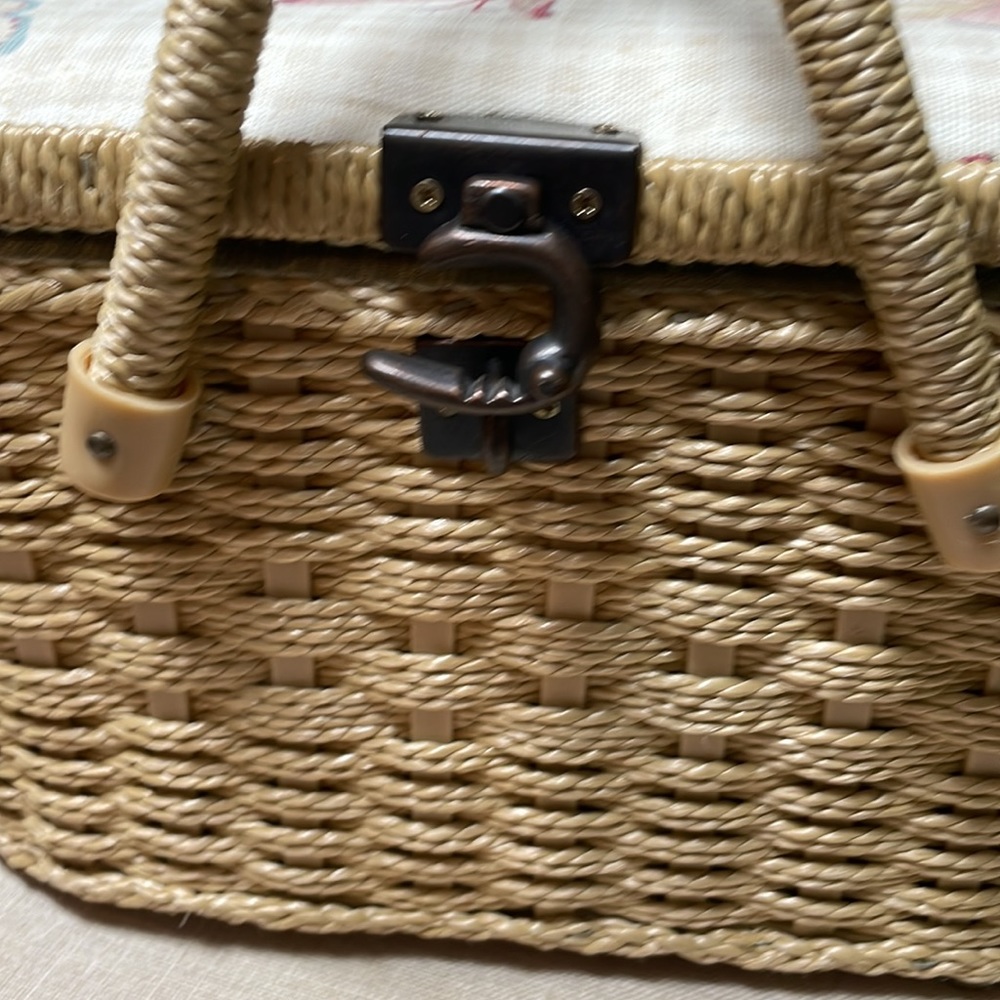 Vintage Butterfly Sewing Basket Double Handle Storage Container - Picture 6 of 16